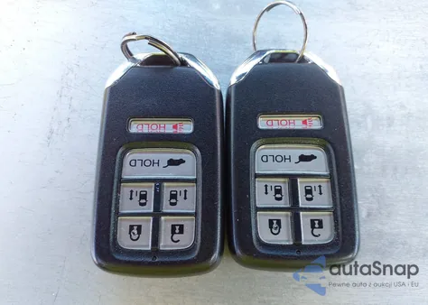 2015 Honda Odyssey Touring/Touring Elite z USA, uszkodzony, nr VIN 5FNRL5H93FB020669